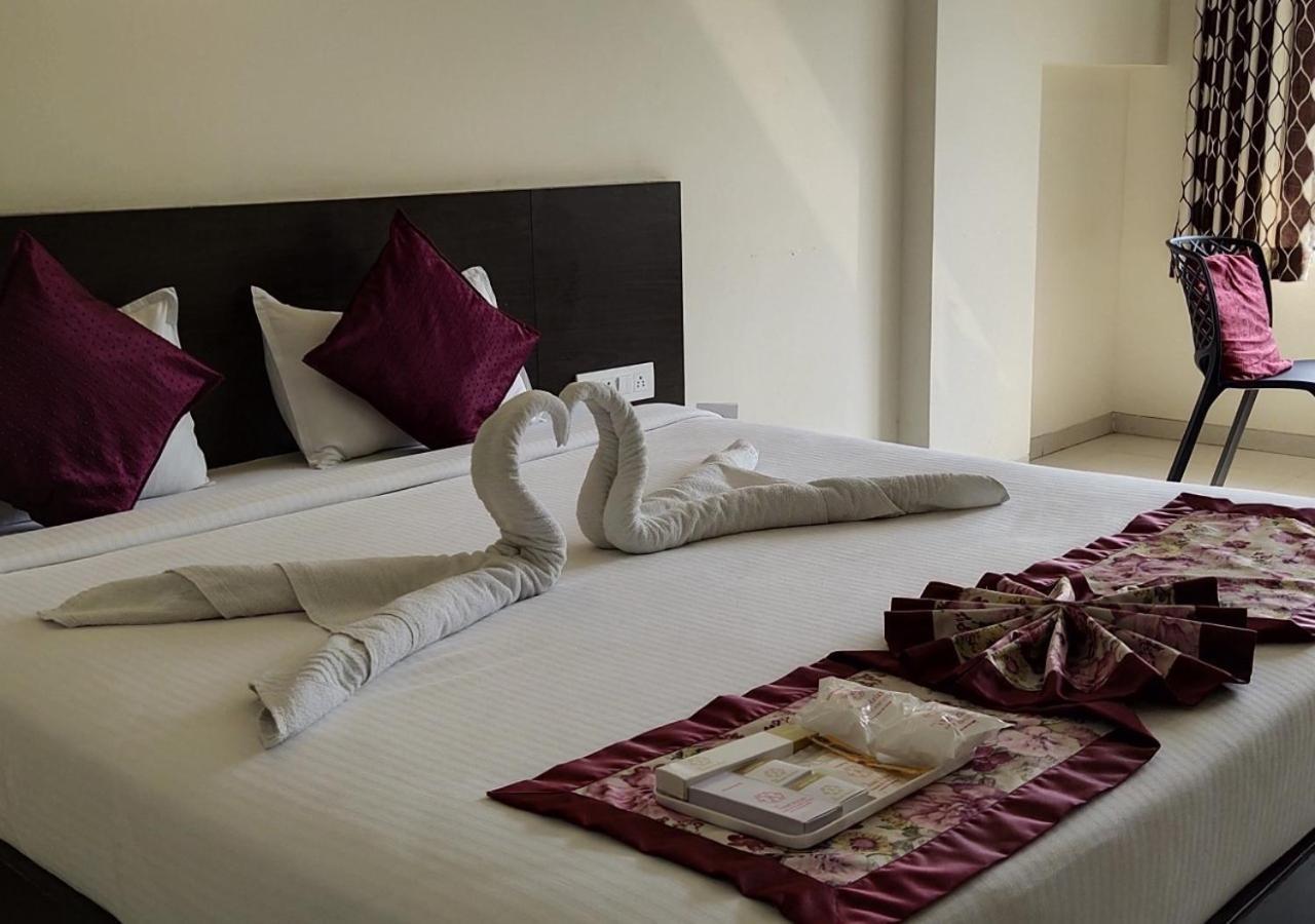 The Hotel Relax Kankavli Kankavali Dış mekan fotoğraf