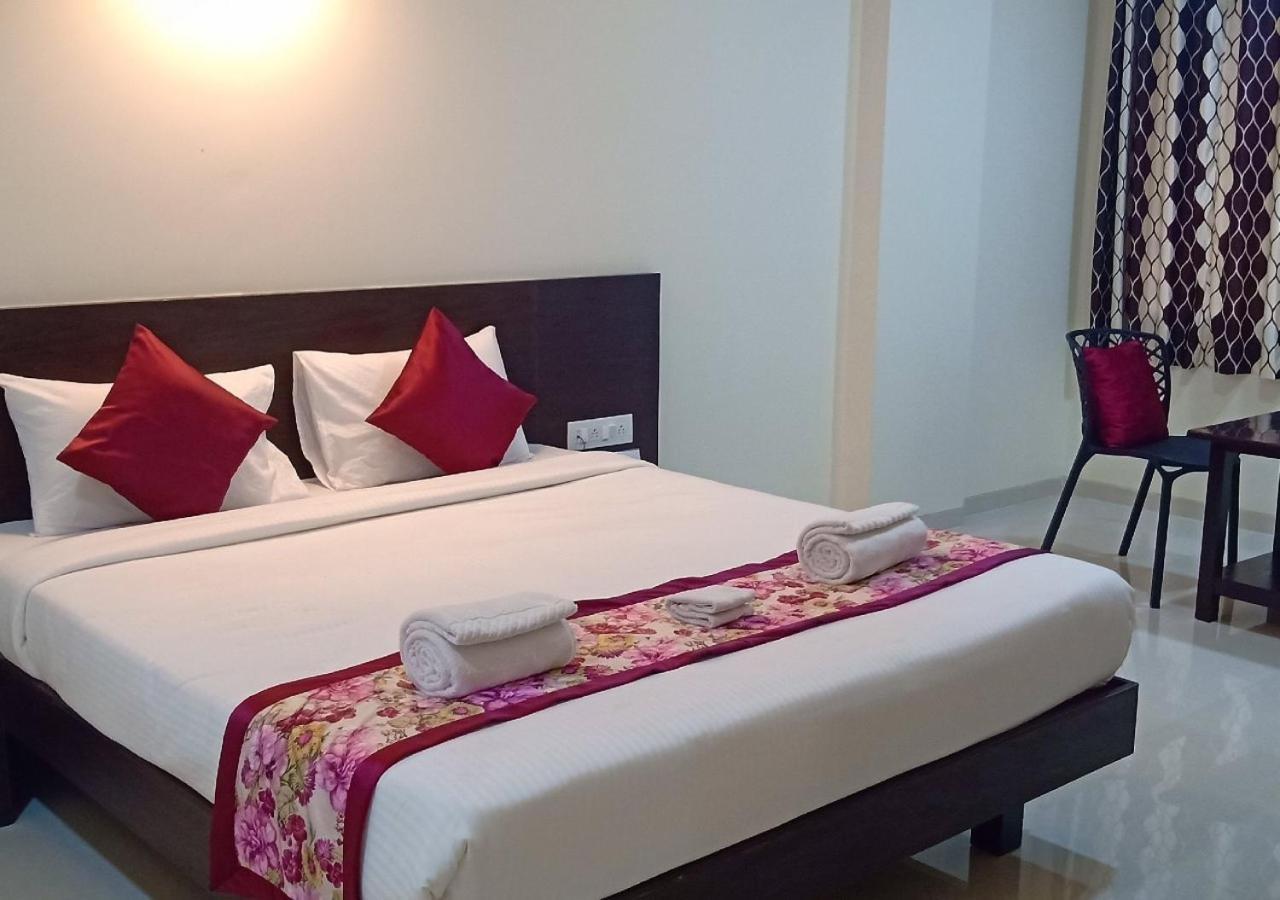 The Hotel Relax Kankavli Kankavali Dış mekan fotoğraf