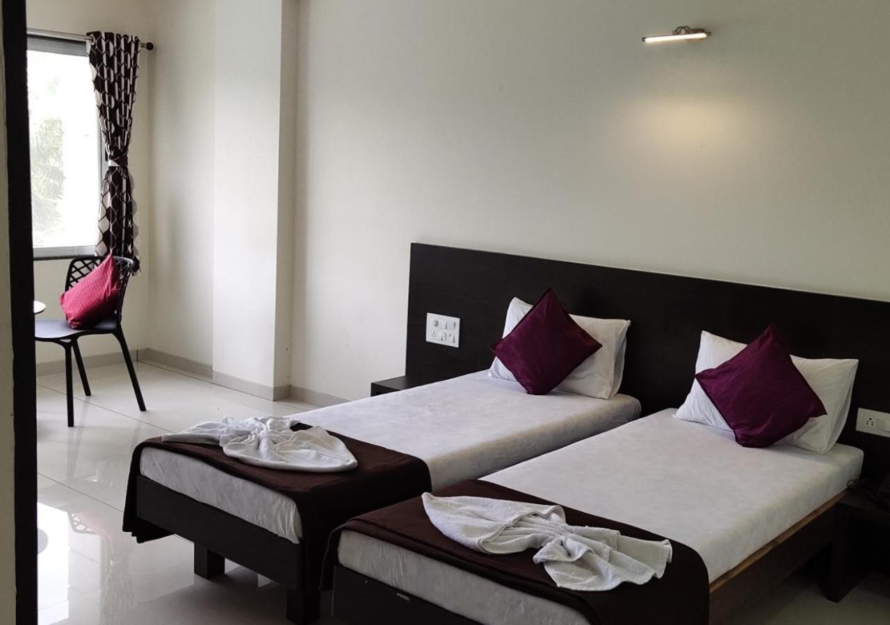 The Hotel Relax Kankavli Kankavali Dış mekan fotoğraf